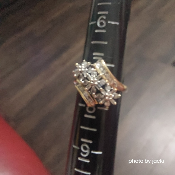 10k gold & genuine diamonds waterfall flowers ring, size 7.5 - Picture 4 of 8